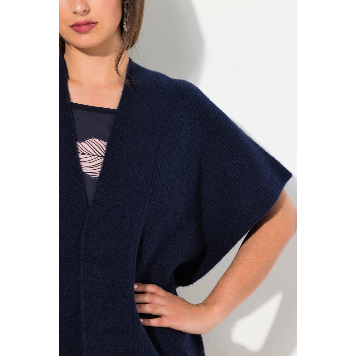 Cardigan oversize. Manches longues et coupe marine, ULLA POPKEN