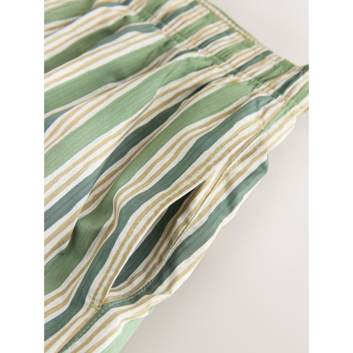 Short de bain rayé en tissu italien Signature vert, NEXT