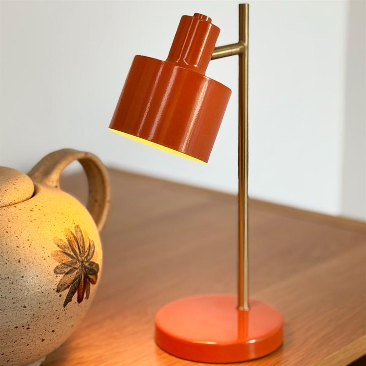 Ocean LED Mini Table Lamp
Oange/Brass oange/brass, DYBERG LARSEN