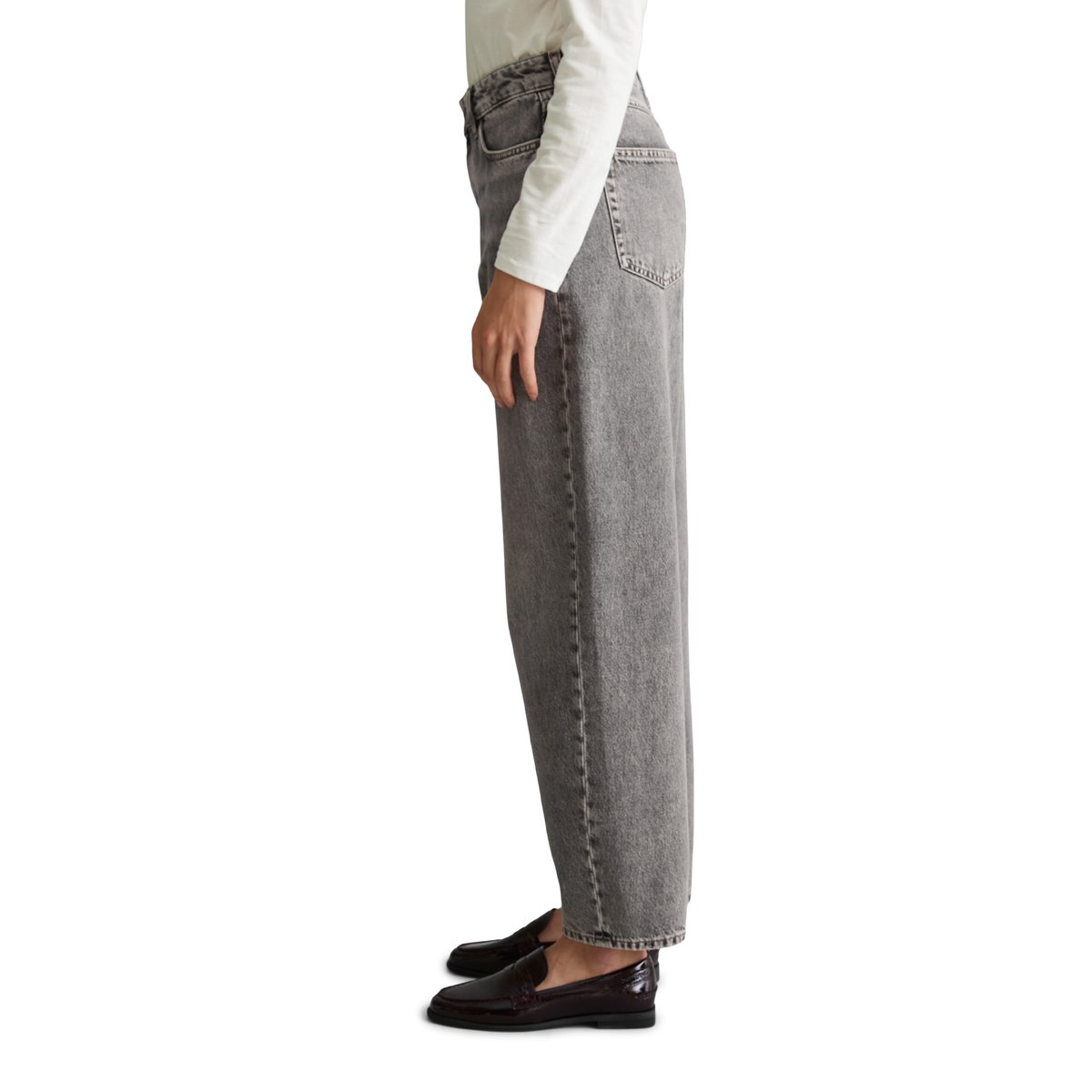 Jeans modèle Stine, coupe  barrel  et longueur raccourcie en pur coton gris, MARC O’POLO DENIM