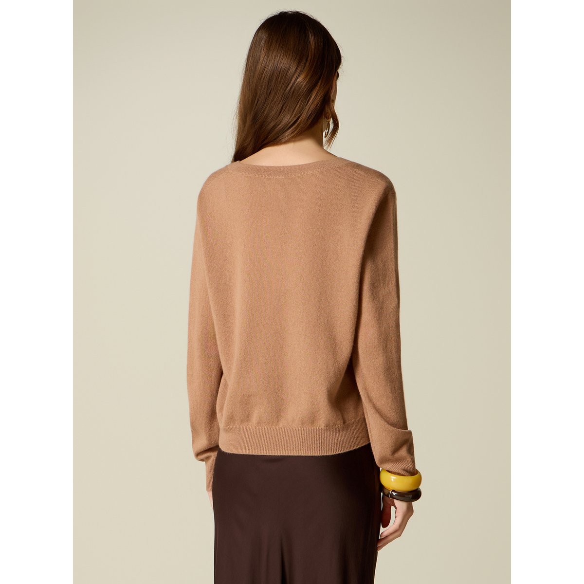 Pull à col en V beige, OLTRE