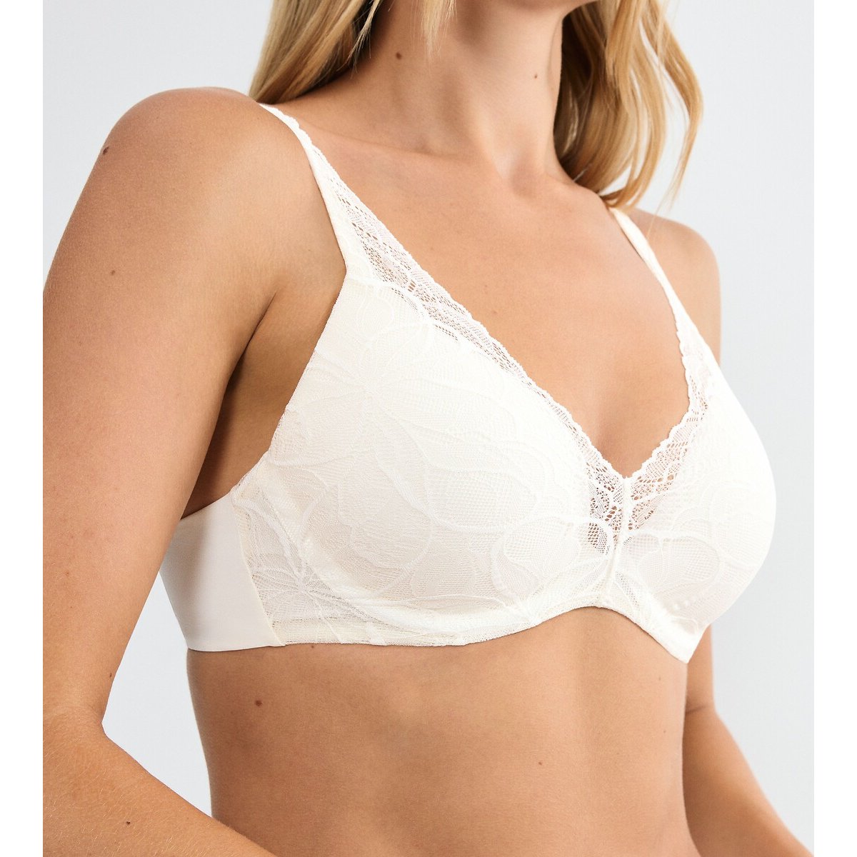 Soutien-gorge BODY MAKE-UP ILLUSION LACE WP ecru, TRIUMPH