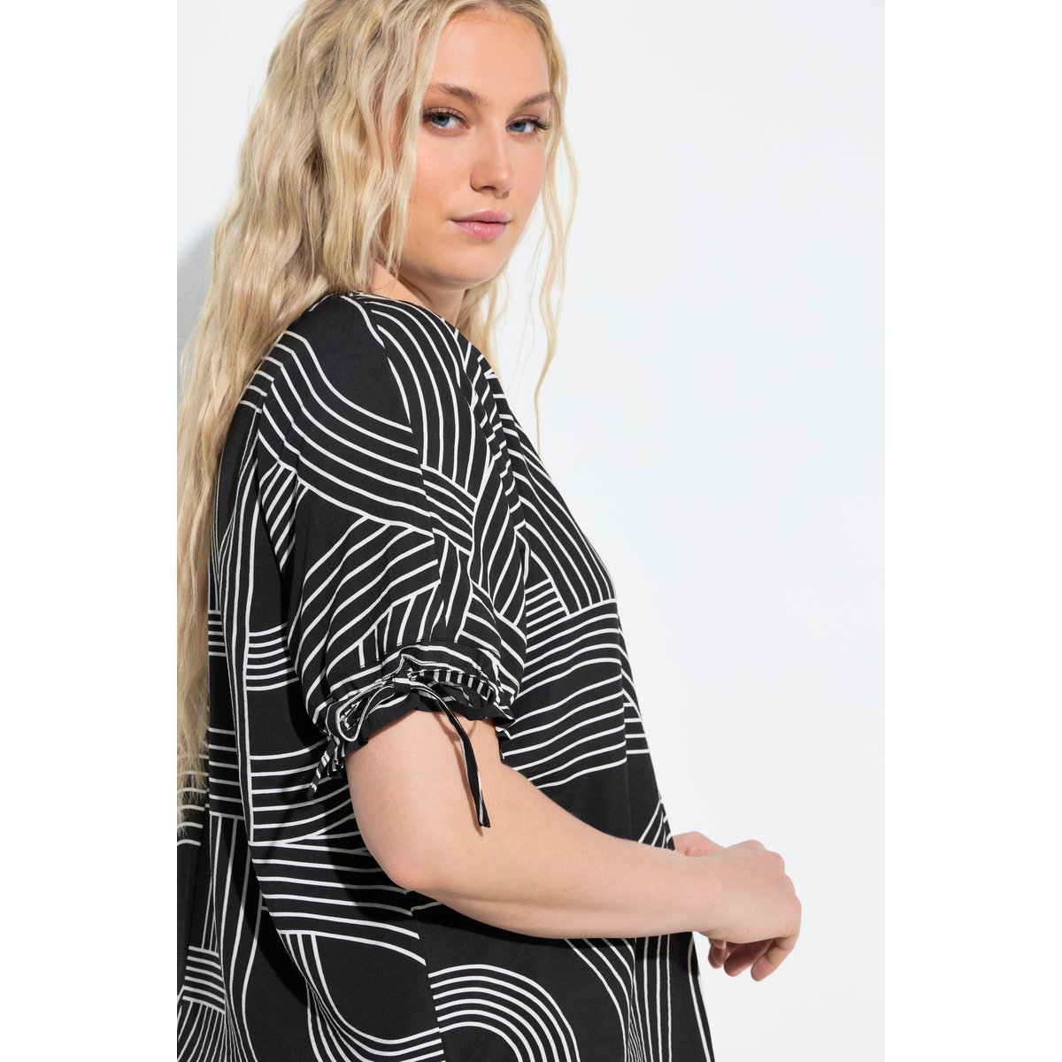 Blouse imprimé graphique noir, ULLA POPKEN