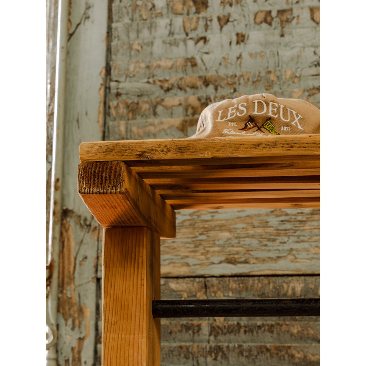 Grand portant en bois Max N°456 - Bon état bois clair, DEBONGOUT