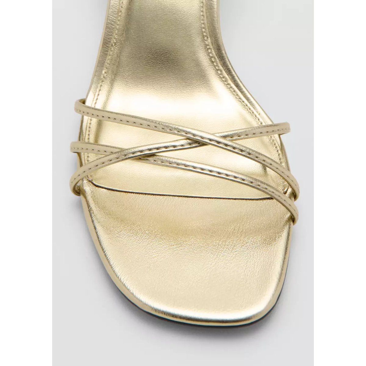 Sandales talon à brides or, MANGO