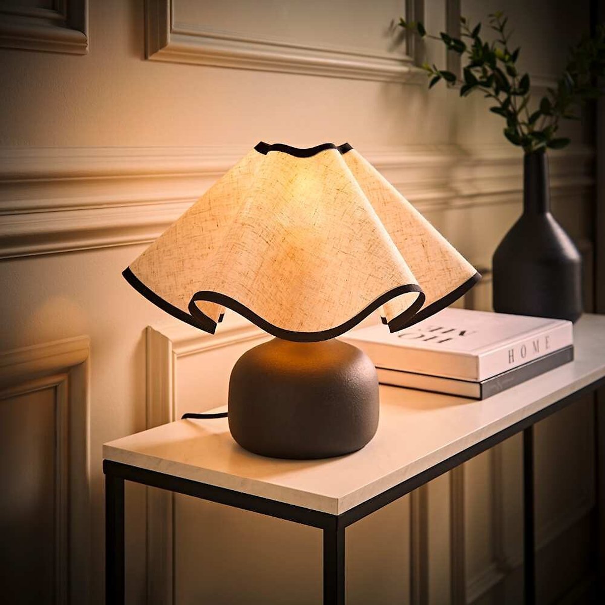 Ester Table Lamp with Ripple Shade in Black black, ÉDITÉ