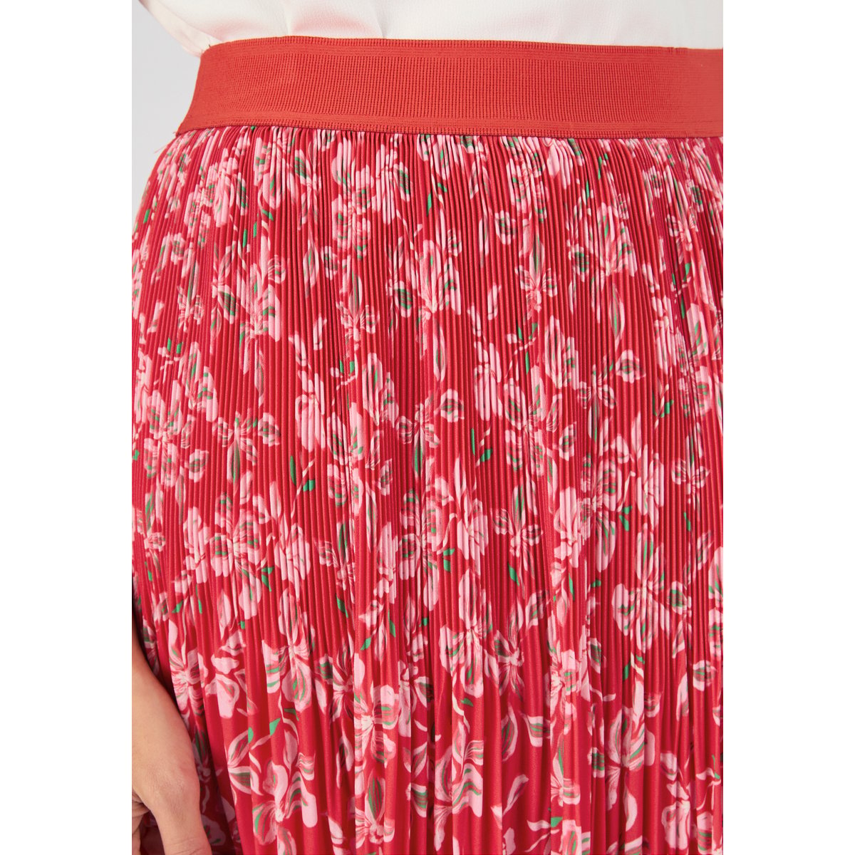Jupe en voile, plissé irrégulier rouge fleuri, DAMART