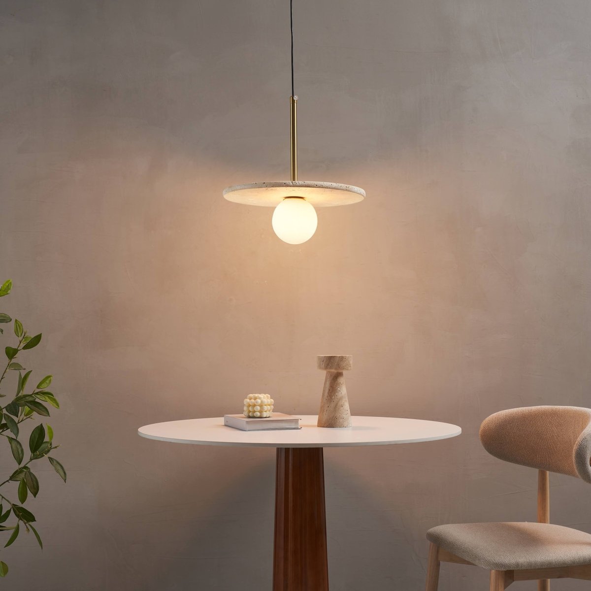 Suspension travertin et globe opale - SILVIA beige et blanc, KOSILUM