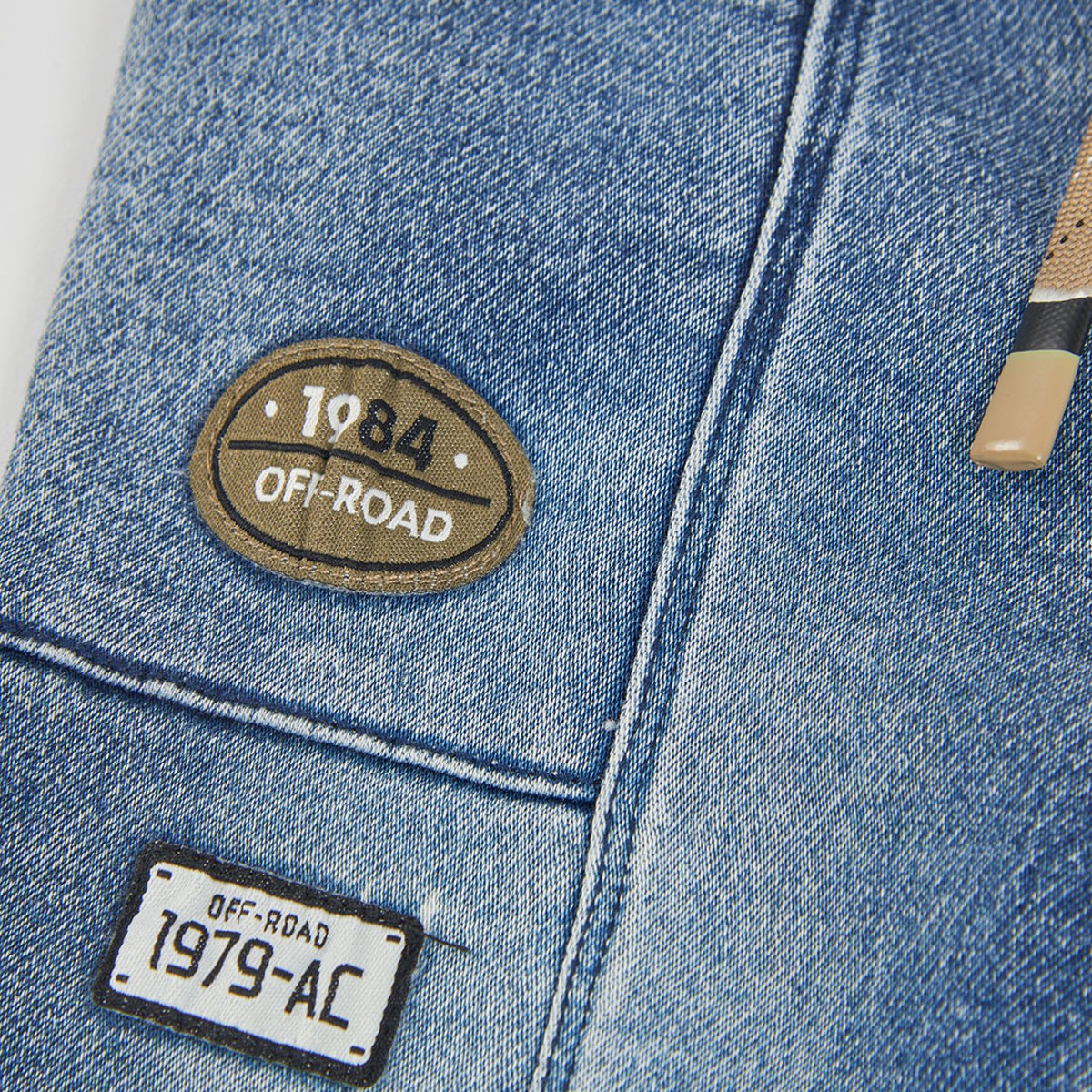 Pantalon denim garçon avec patches bleu, BOBOLI