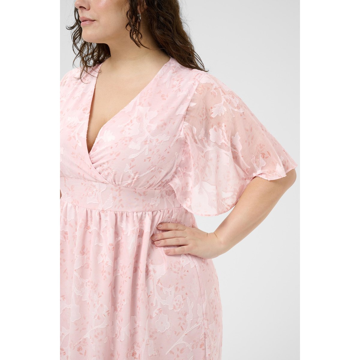 Robe rose dusty pink flowers, KAFFE CURVE