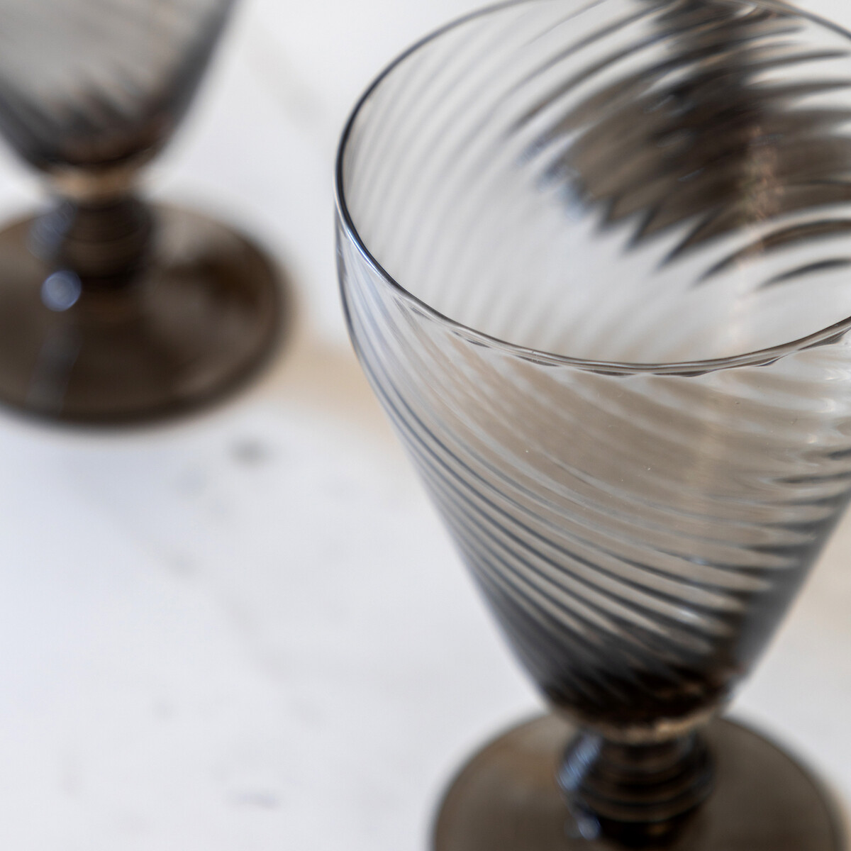 Set of 4 Vela Wine Glasses in Smoked Grey grey, ÉDITÉ