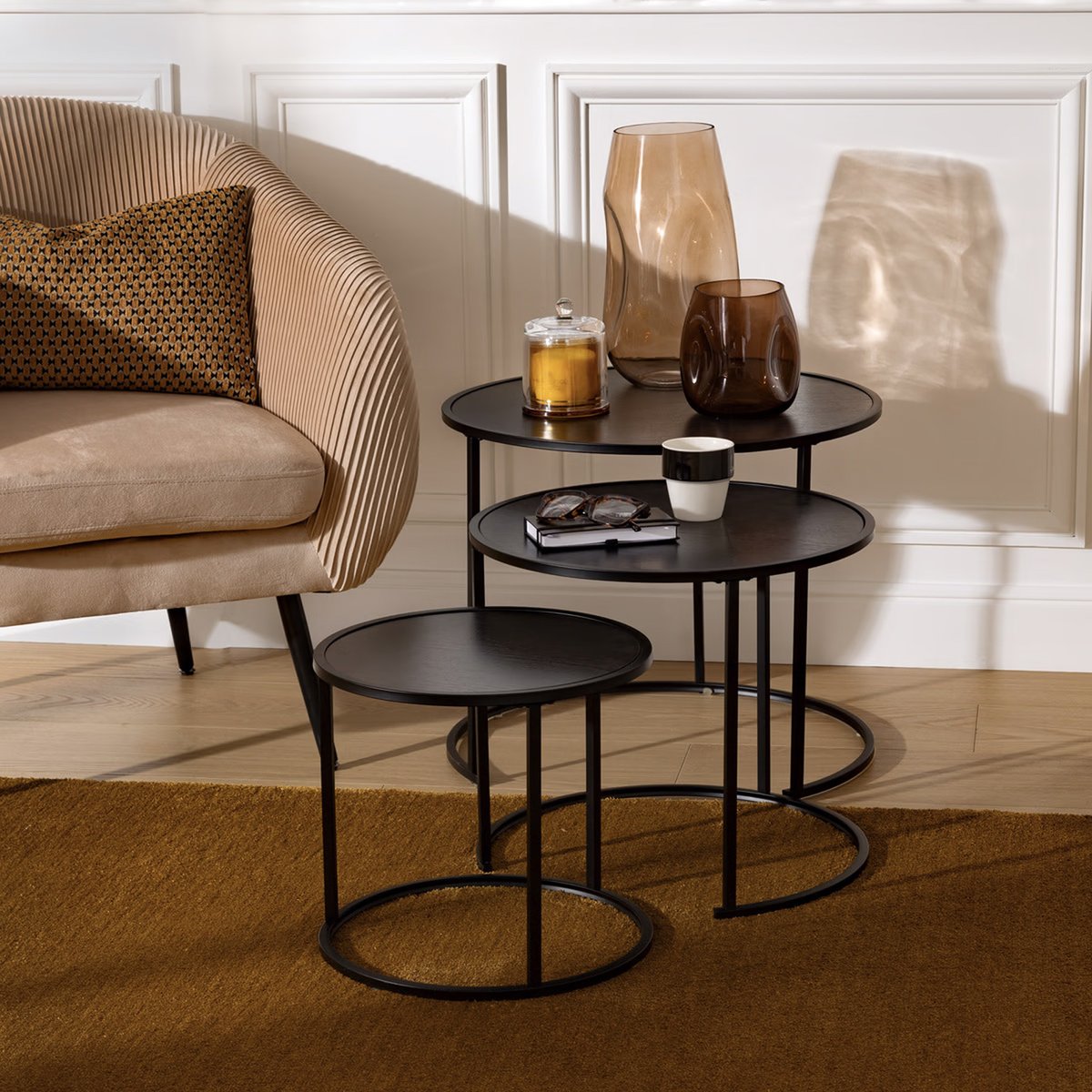 Lot de 3 tables gigognes en métal plateau effet bois NOAN noir, ATMOSPHERA