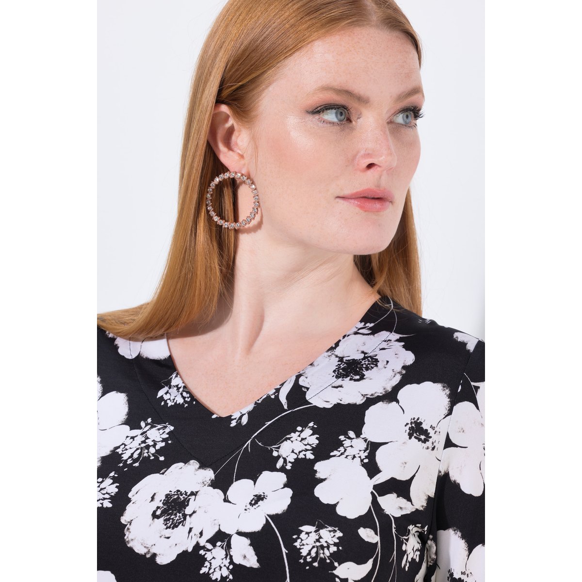 T-shirt au tombé fluide à fleurs noir, ULLA POPKEN
