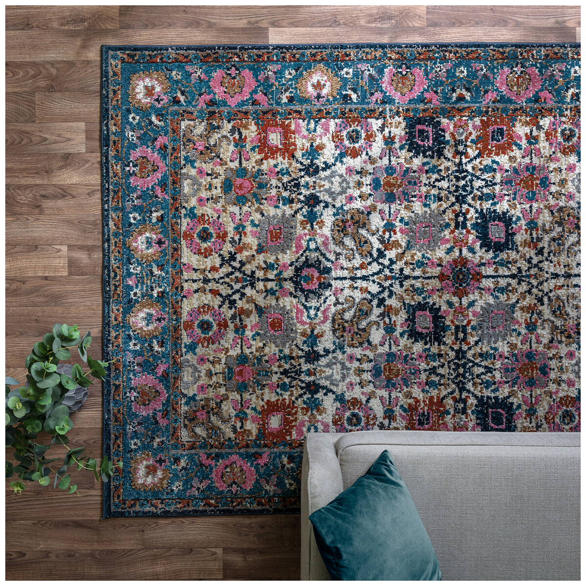 Floral Motif Persian Style Rug blue, ÉDITÉ
