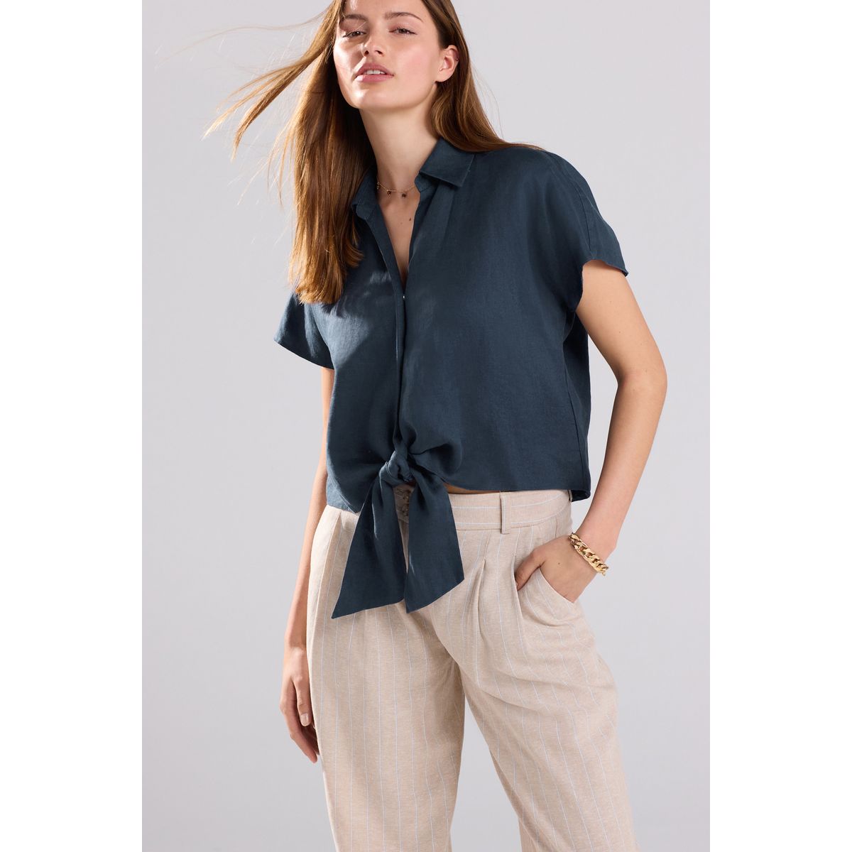 Chemise à manches courtes nouée sur le devant gris ardoise, NEXT