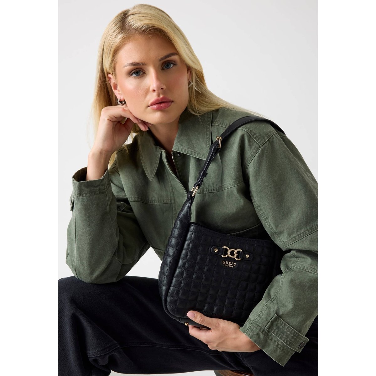 Sac Hobo Nadira Surpiqué noir, GUESS