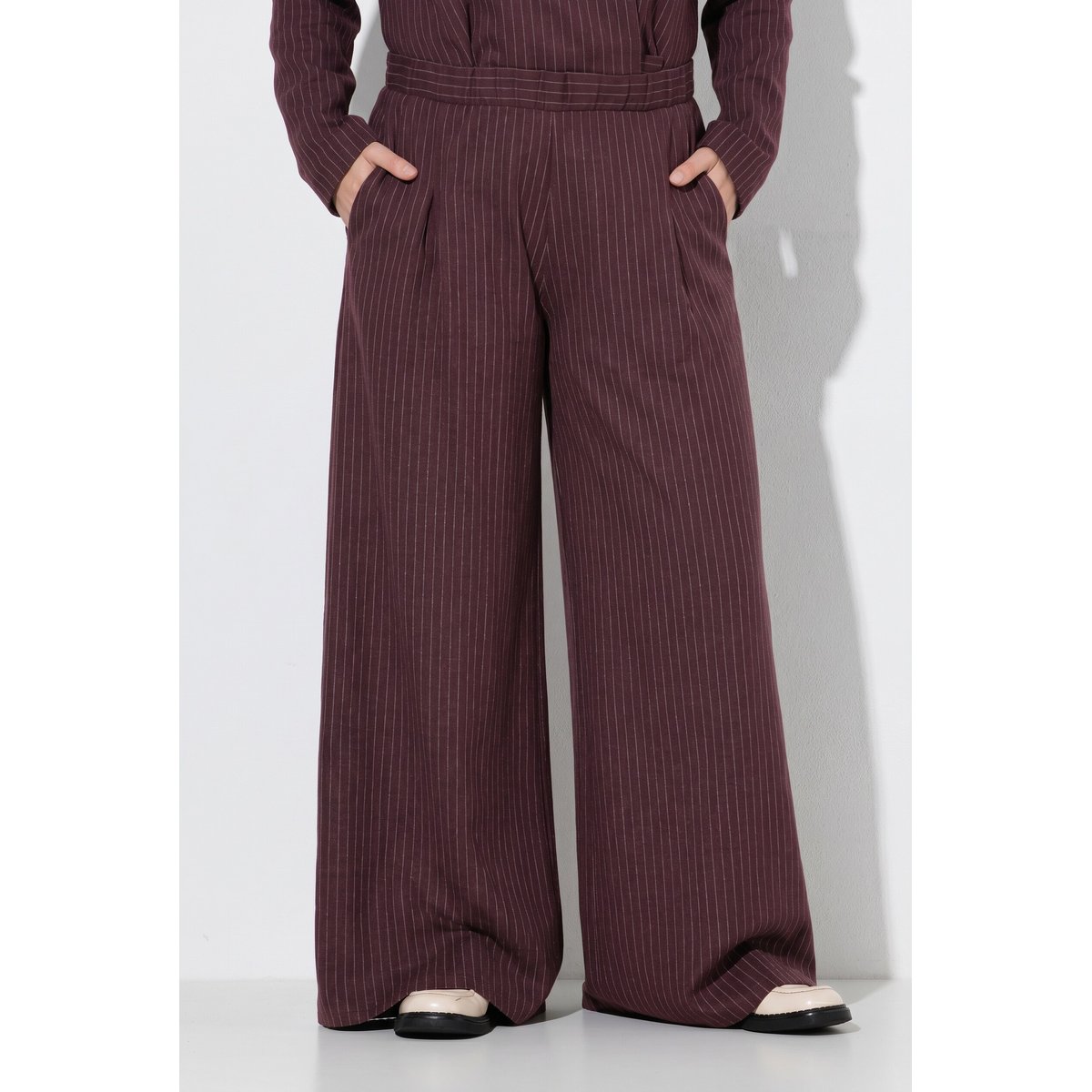Pantalon en molleton à fines rayures bordeaux, ULLA POPKEN