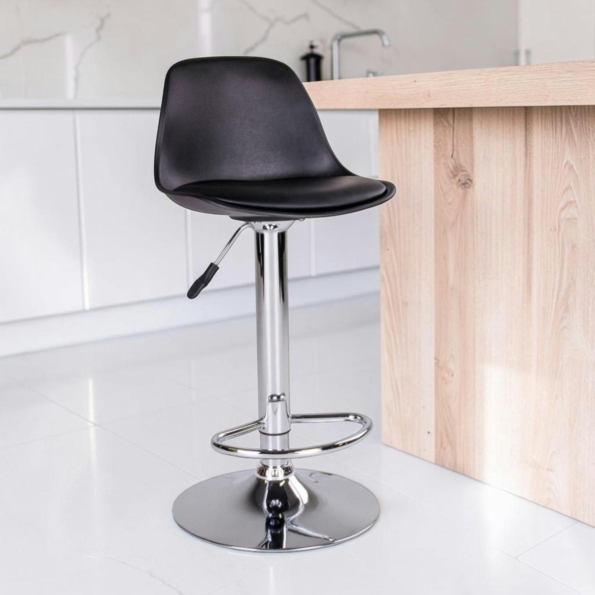 Chaise de bar moderne pivotante, pied chromé (lot de 2) noir, PIER IMPORT
