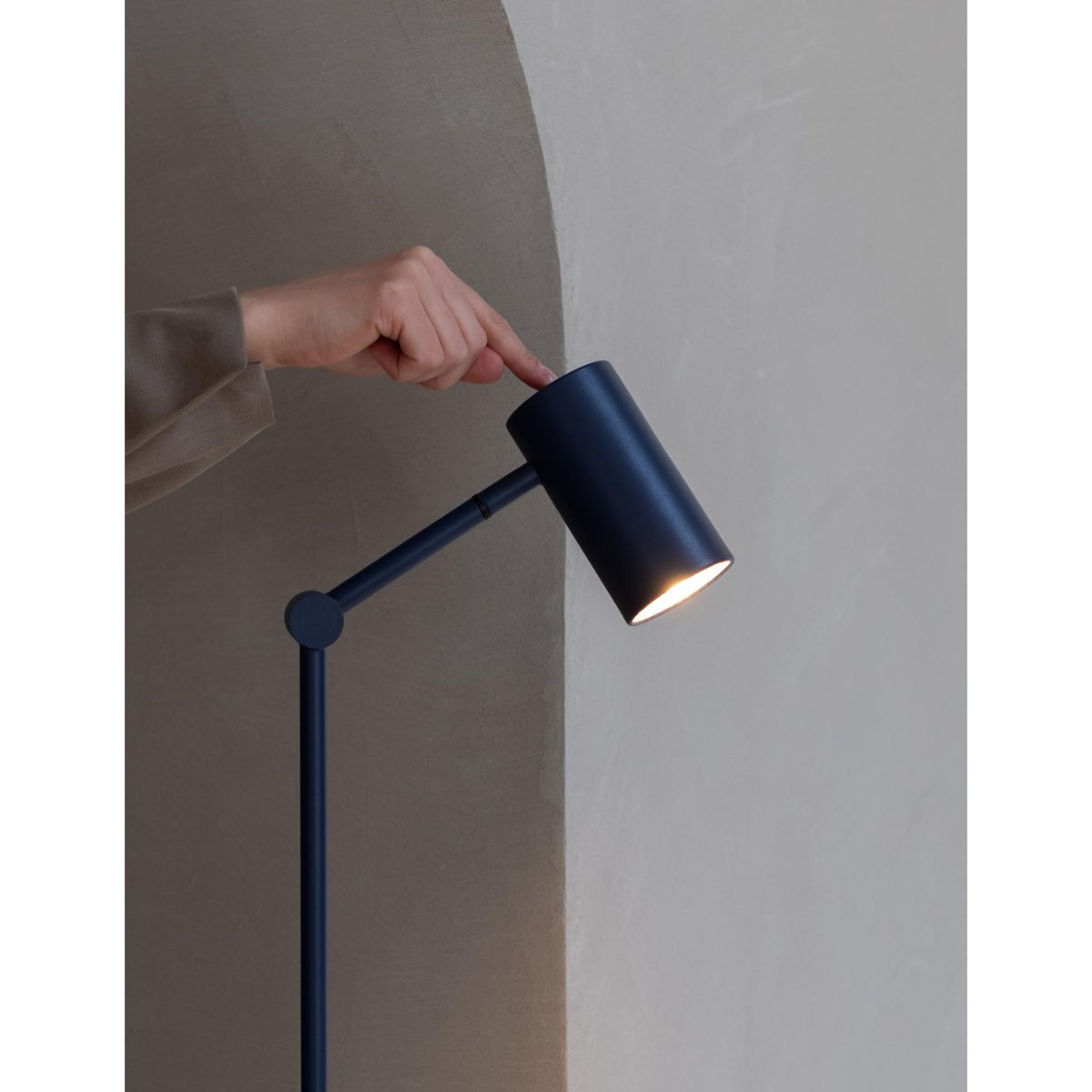 Lampadaire Métal MONTREUX bleu foncé, IT'S ABOUT ROMI