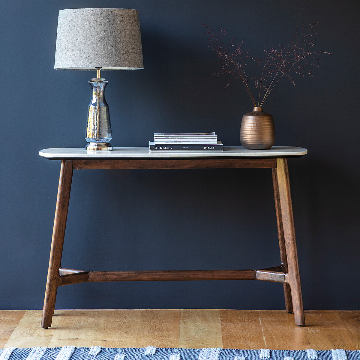 Dhuburi Marble & Walnut Console Table dark wood, ÉDITÉ