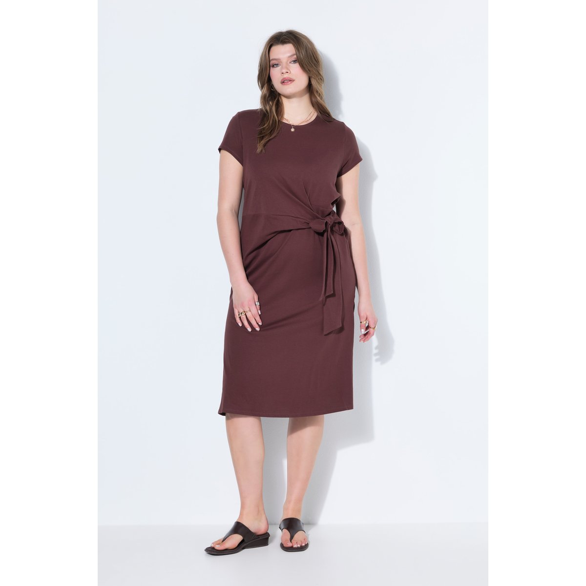 Robe midi en jersey évasée, drapé chocolat, STUDIO UNTOLD
