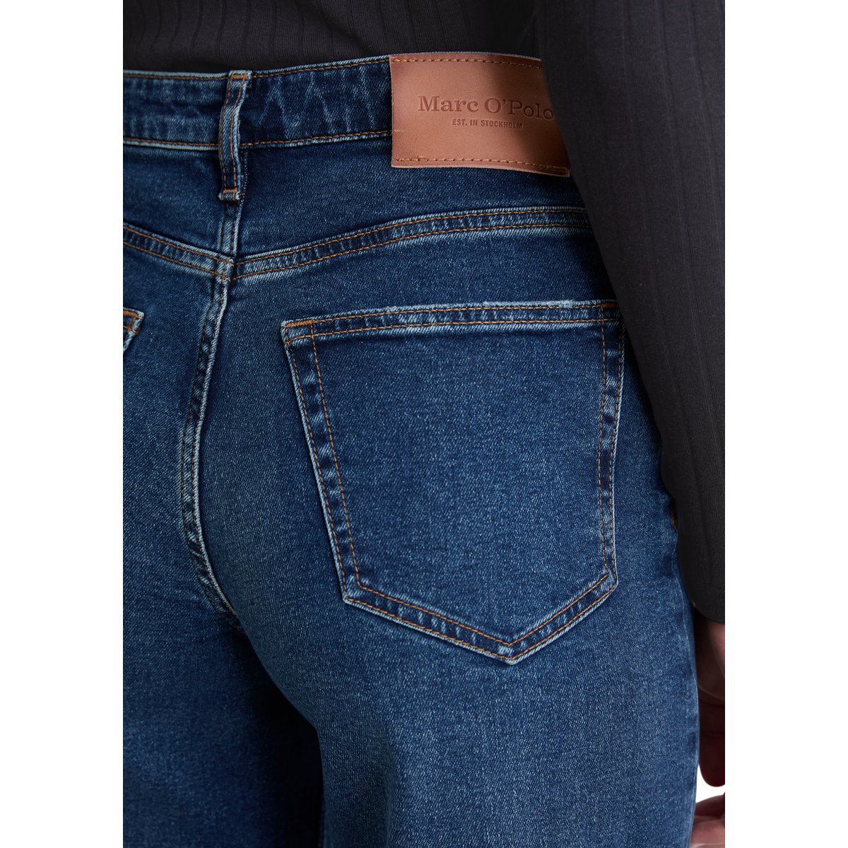Jeans modèle Tolva large en coton organique mélangé stretch bleu foncé, MARC O'POLO