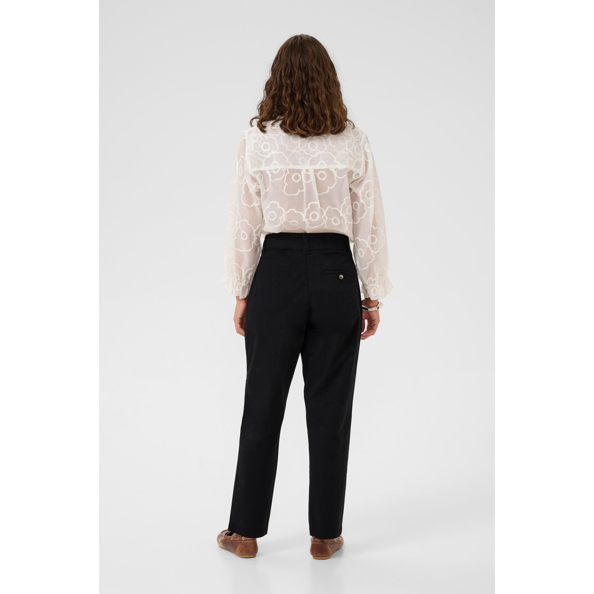 Pantalon casual noir, CULTURE