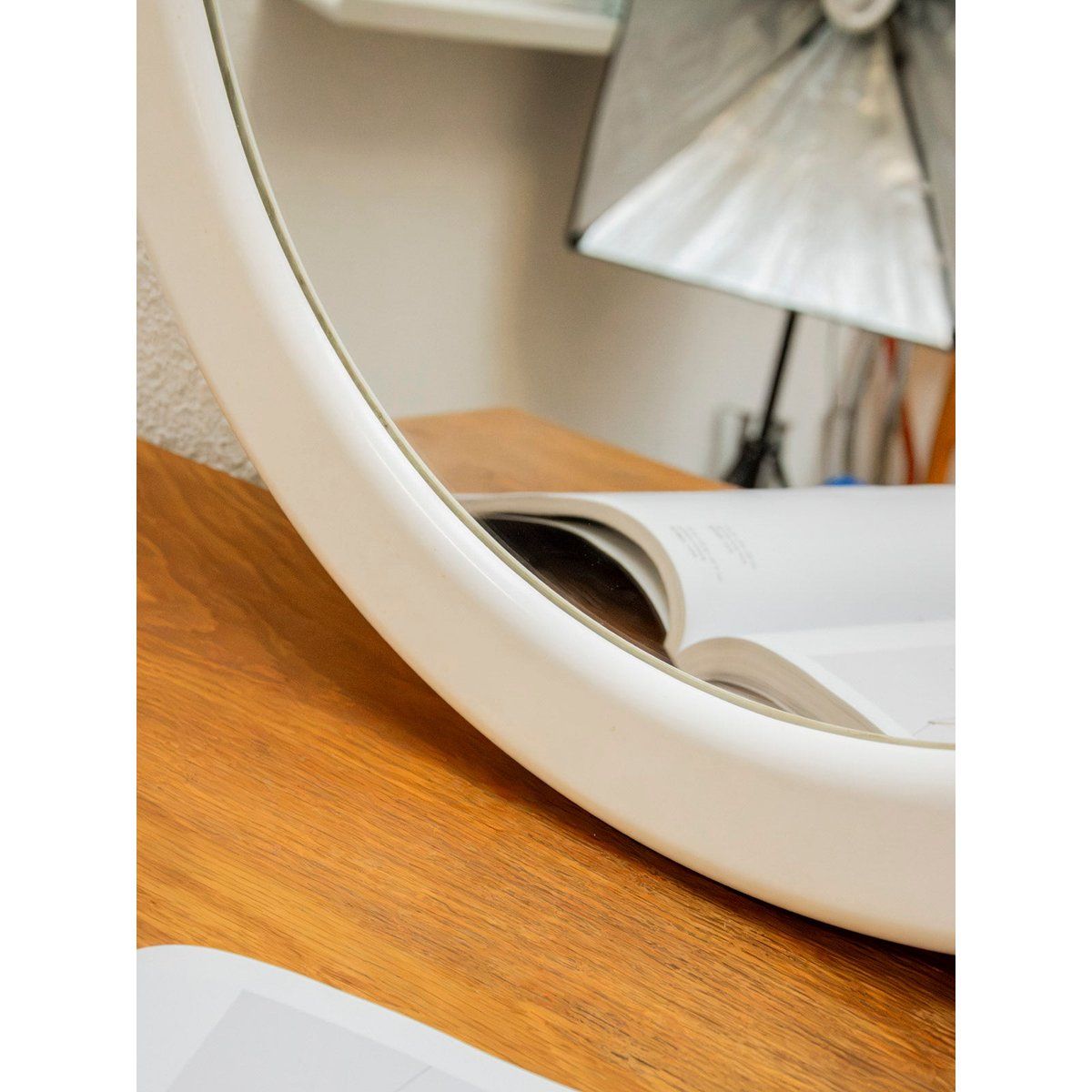 Miroir rond en plexiglass crème Igor N°1190 - Bon état crème, DEBONGOUT