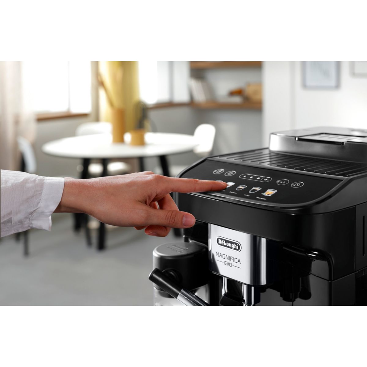 Expresso Broyeur Magnifica Evo My Latte FEB2961.B noir noir, DELONGHI