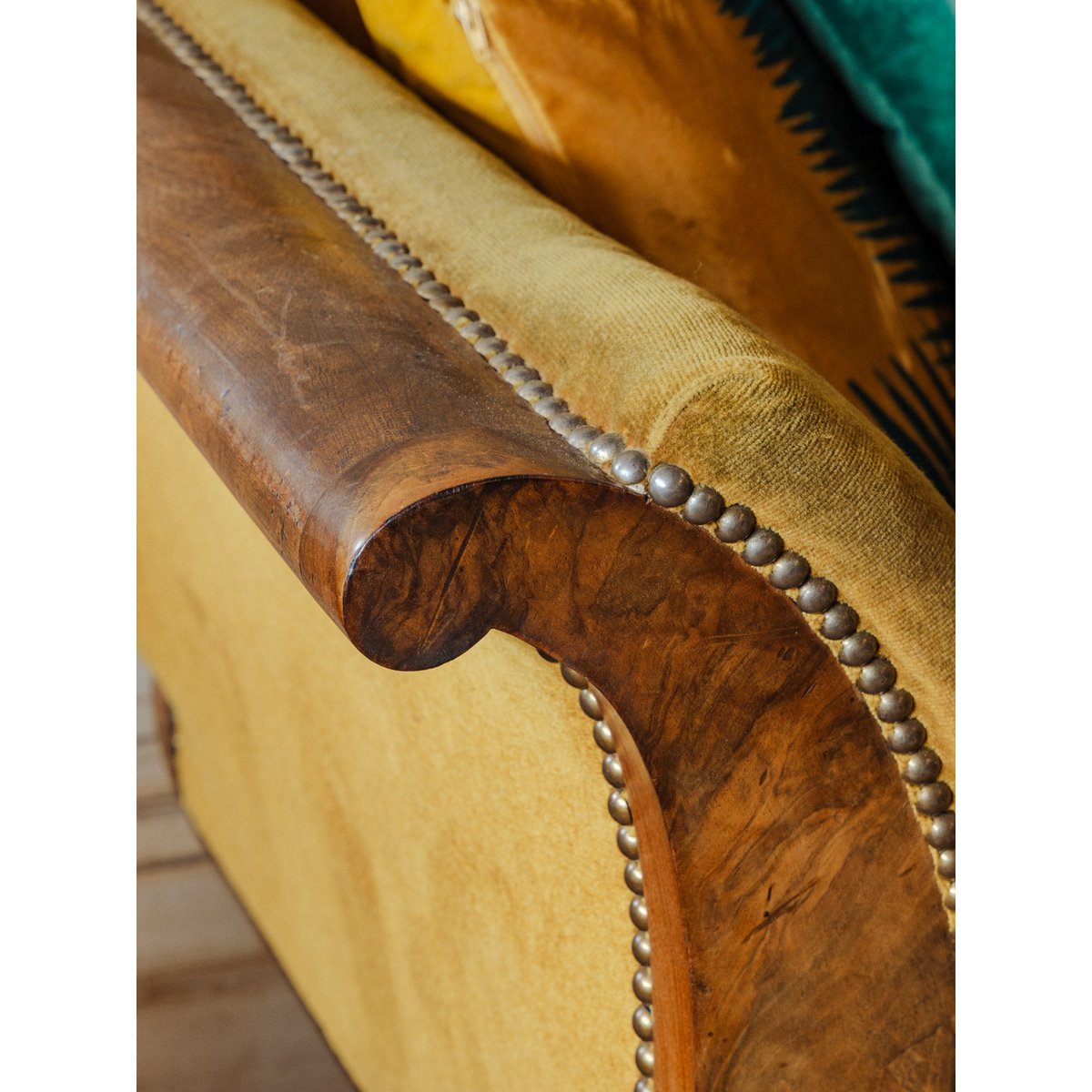 Banquette en bois et velours Martine N°50 - Bon état bois foncé, DEBONGOUT