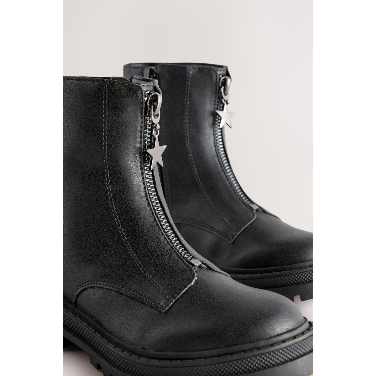 Bottines zippées sur le devant noir, NEXT