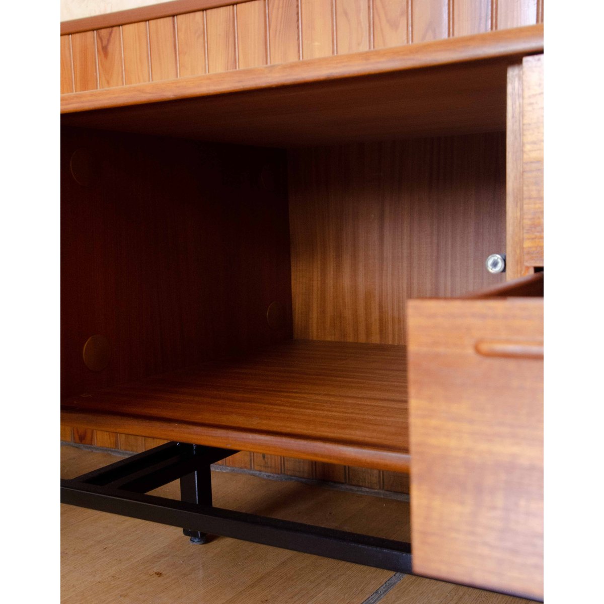 Grande enfilade noire et bois clair Margaret N°507 - Bon état bois clair, DEBONGOUT