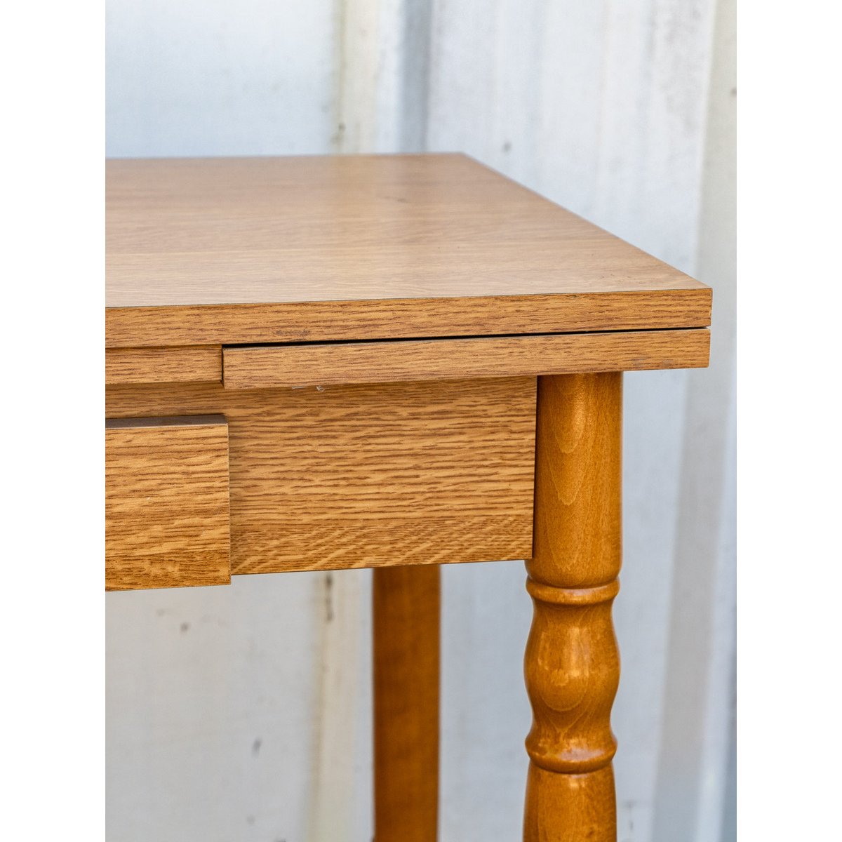 Table à manger à rallonges en bois Romy N°1463 - Bon état bois clair, DEBONGOUT