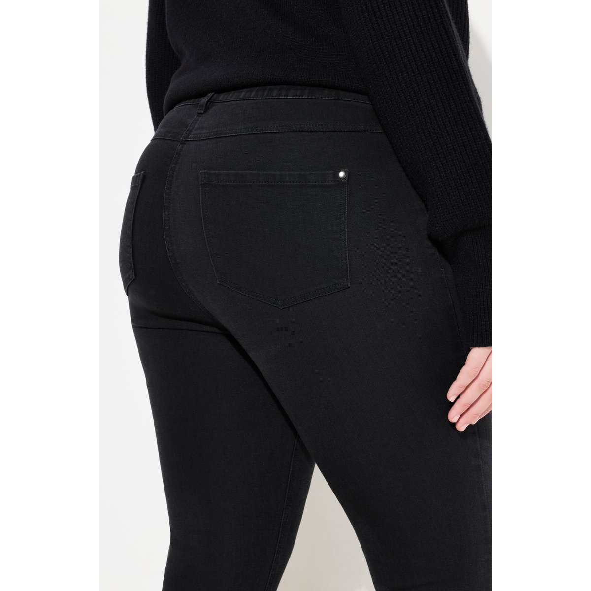 Jean Sarah en denim stretch. Coupe slim noir, ULLA POPKEN