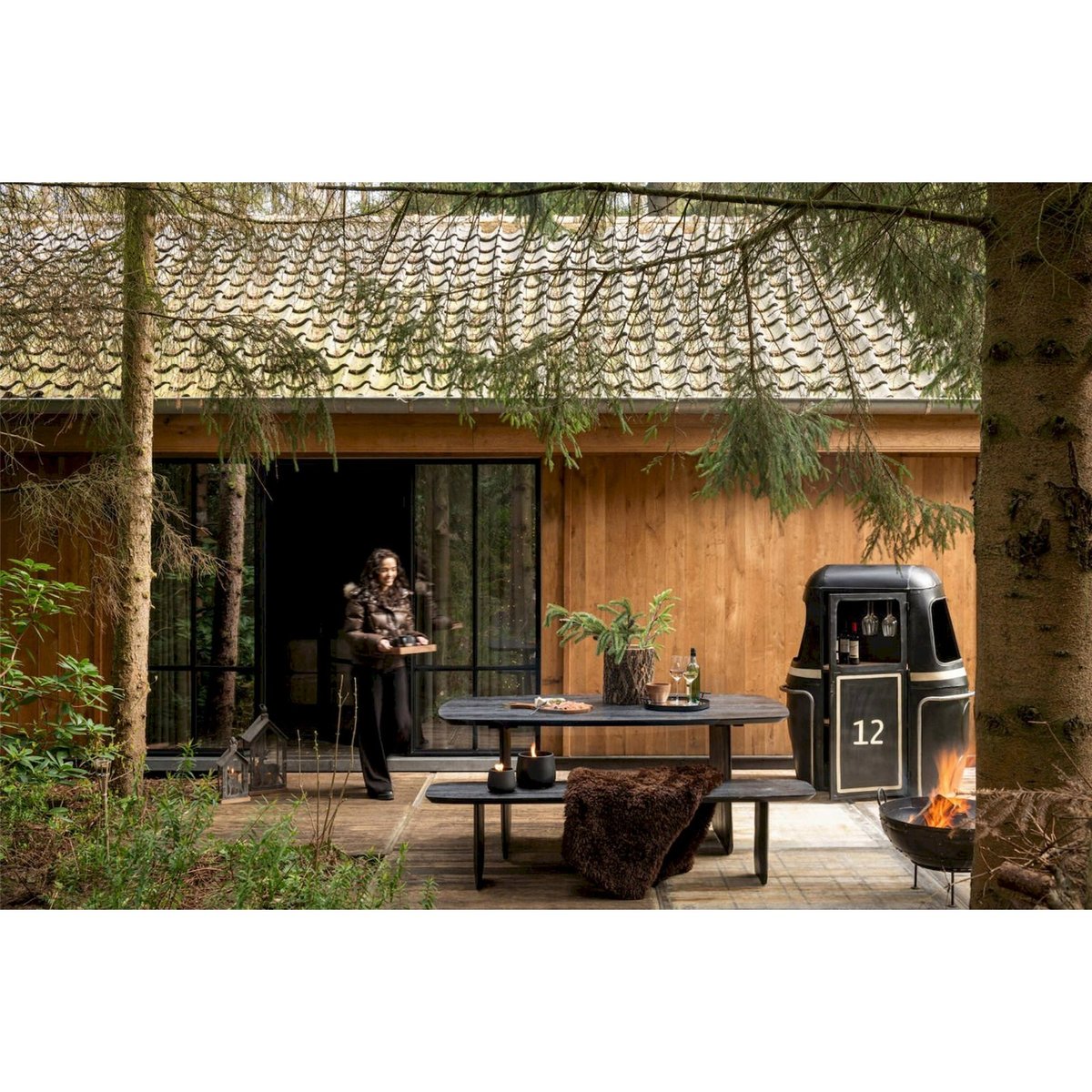 Banc en bois d'acacia design sculptural noir, RECOLLECTION