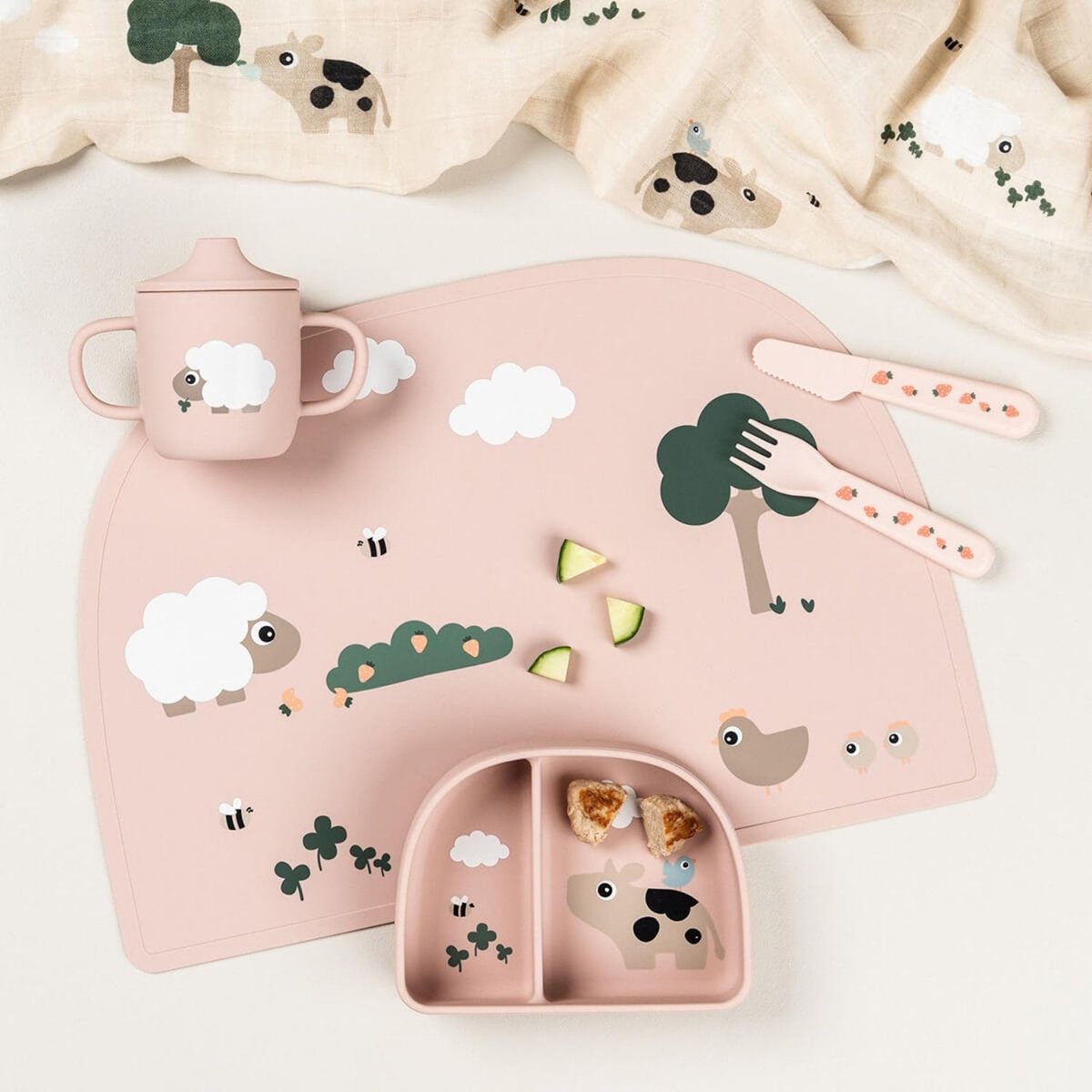 Set de table rose, DONE BY DEER