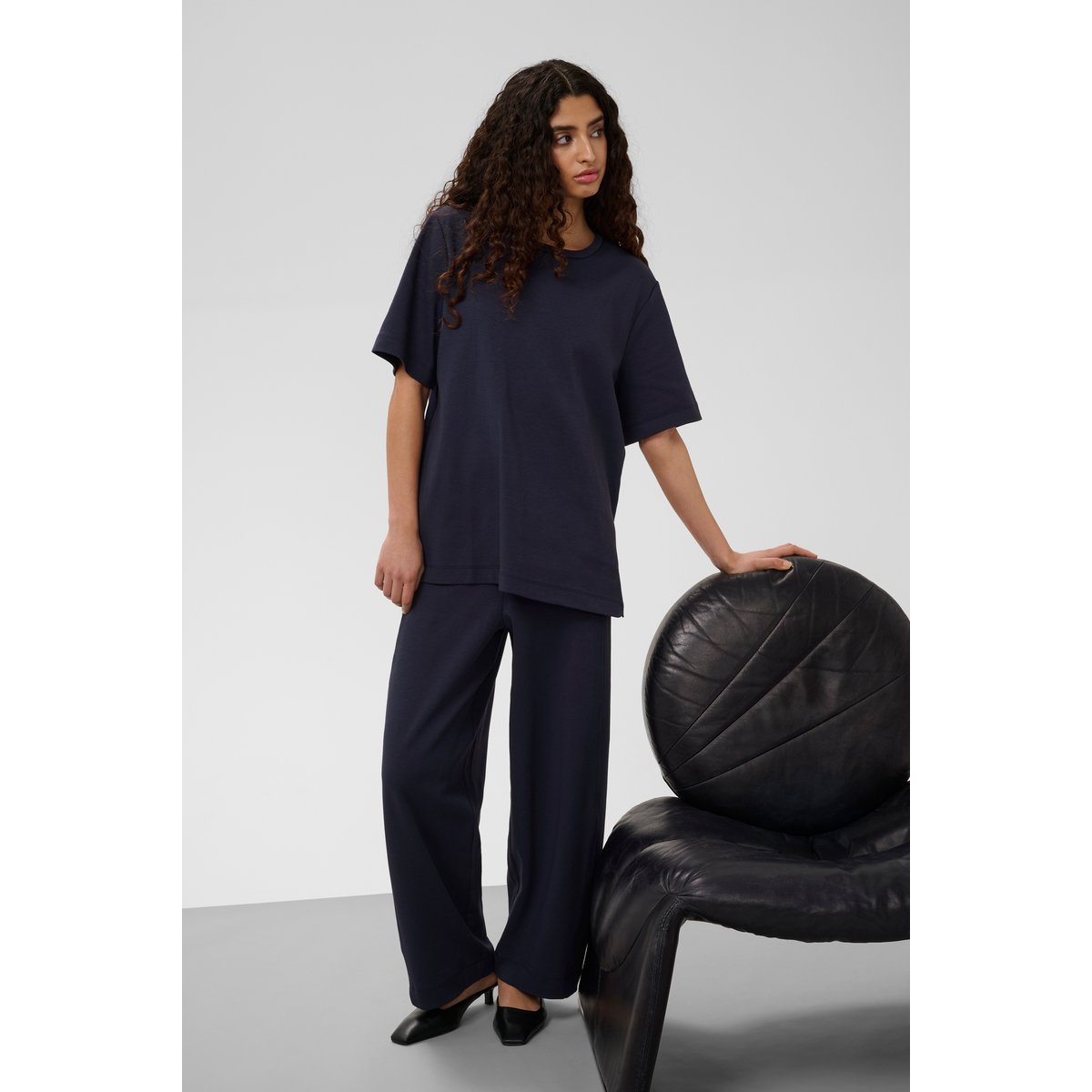 Pantalon Tricoté bleu night sky, SOAKED IN LUXURY