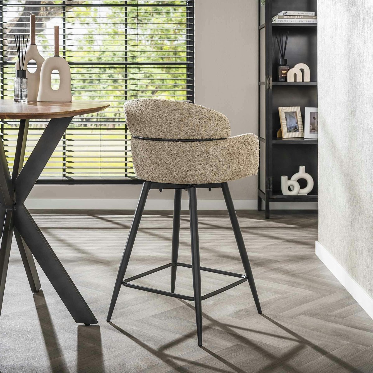 Chaise de bar pivotante en bouclette beige (lot de 2) GALWAY beige, PIER IMPORT
