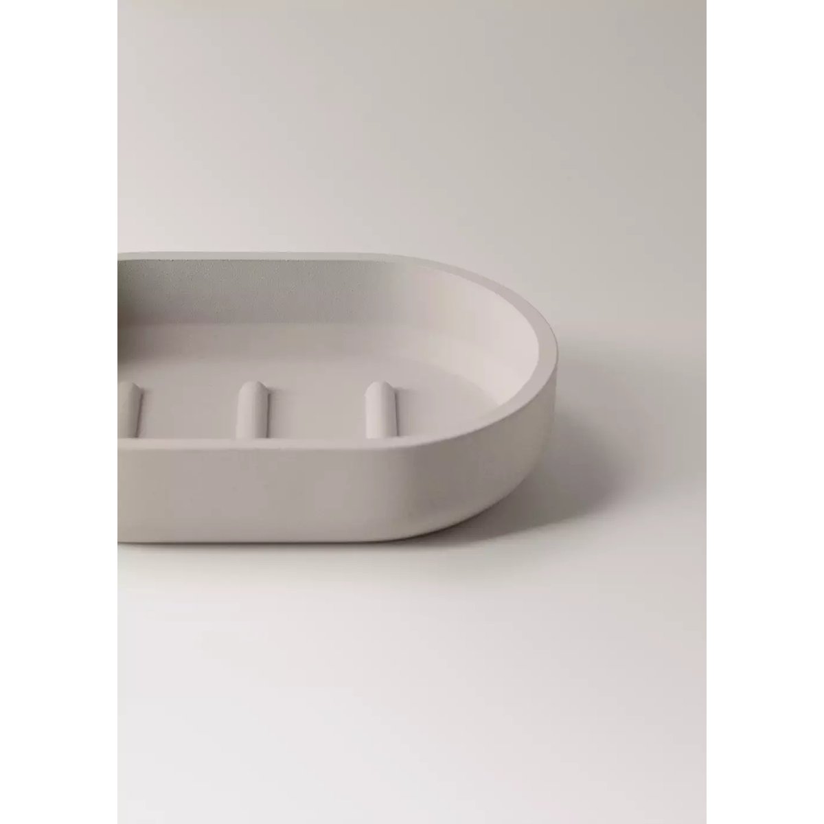 Porte-savon ovale 100 % résine écru, MANGO HOME