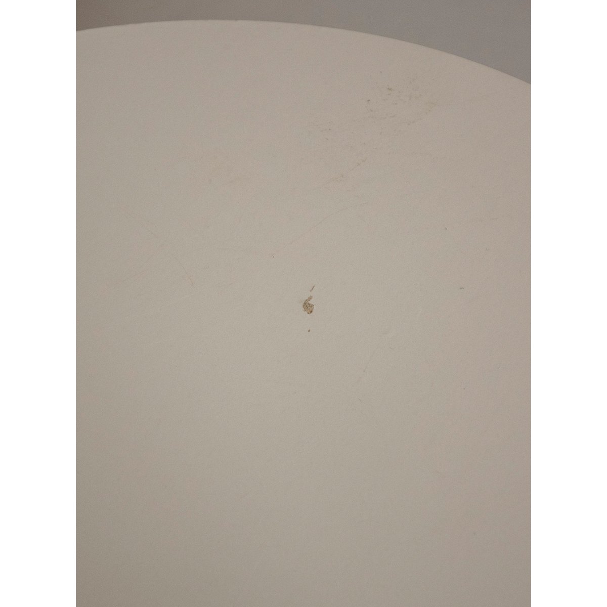 Table basse tulipe blanche Donna N°969 - Bon état noir, DEBONGOUT