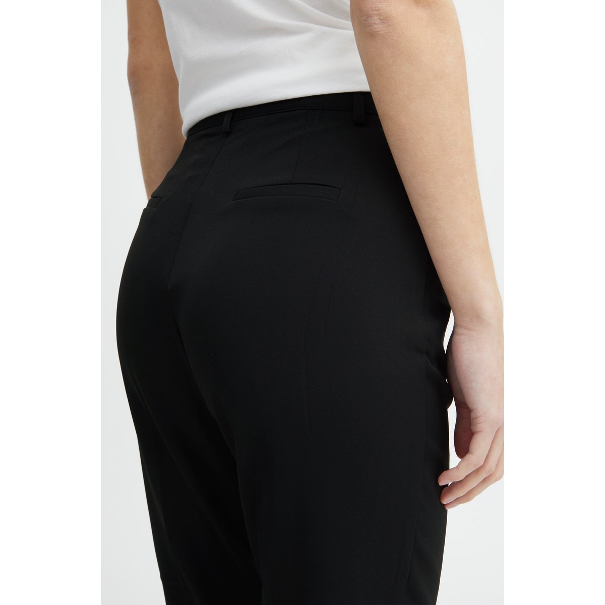 Pantalon jambe fuselée, taille mi-haute noir, ICHI