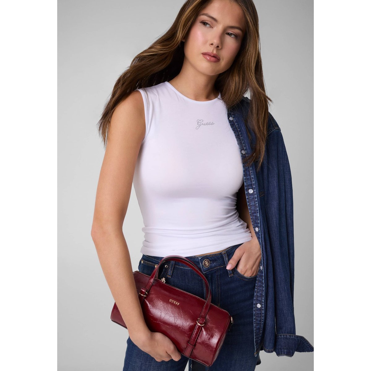 Taylor Mini Barrel Satchel rouge, GUESS