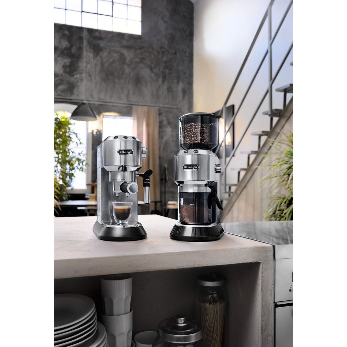 Machine à expresso Pack Barista ECKG6821.M couleur unique, DELONGHI