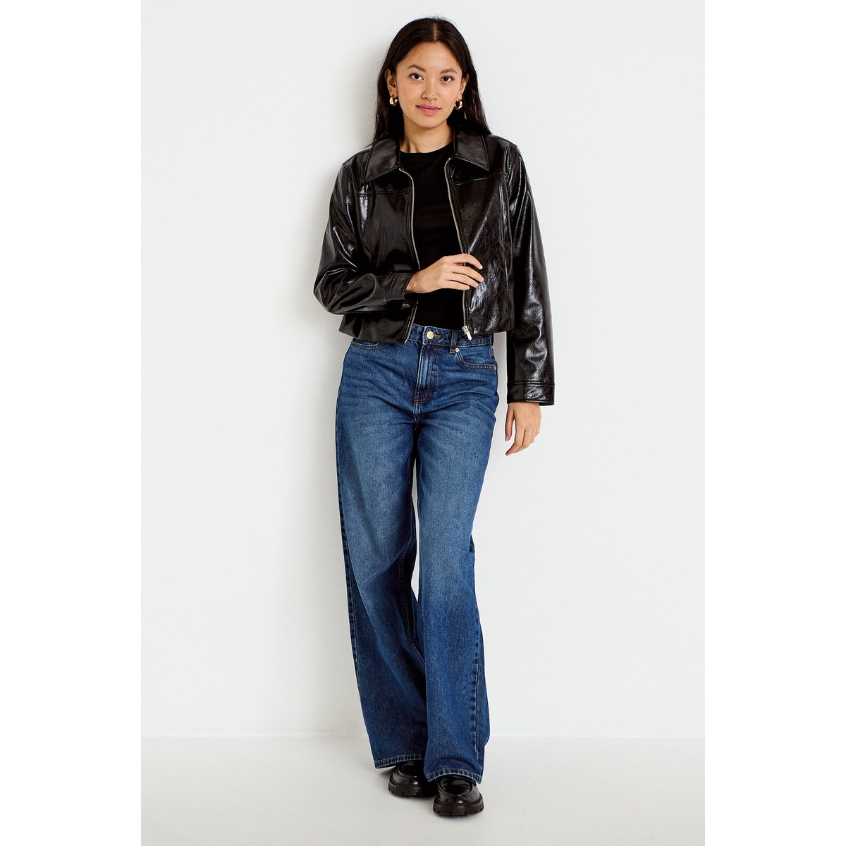 Veste droite cropped en similicuir noir, CACHE CACHE