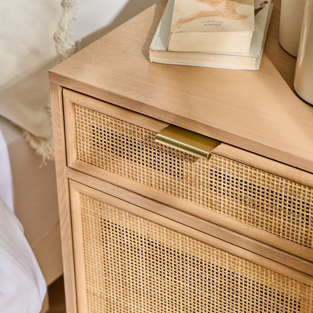 Table de chevet avec cannage en rotin naturel - MIYA bois clair, CALICOSY