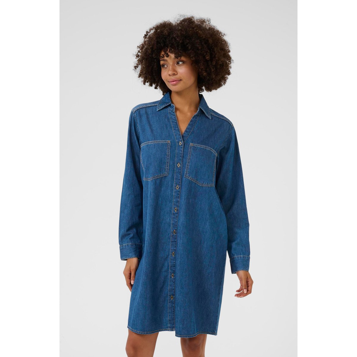 Robe bleu foncé lavé, CULTURE