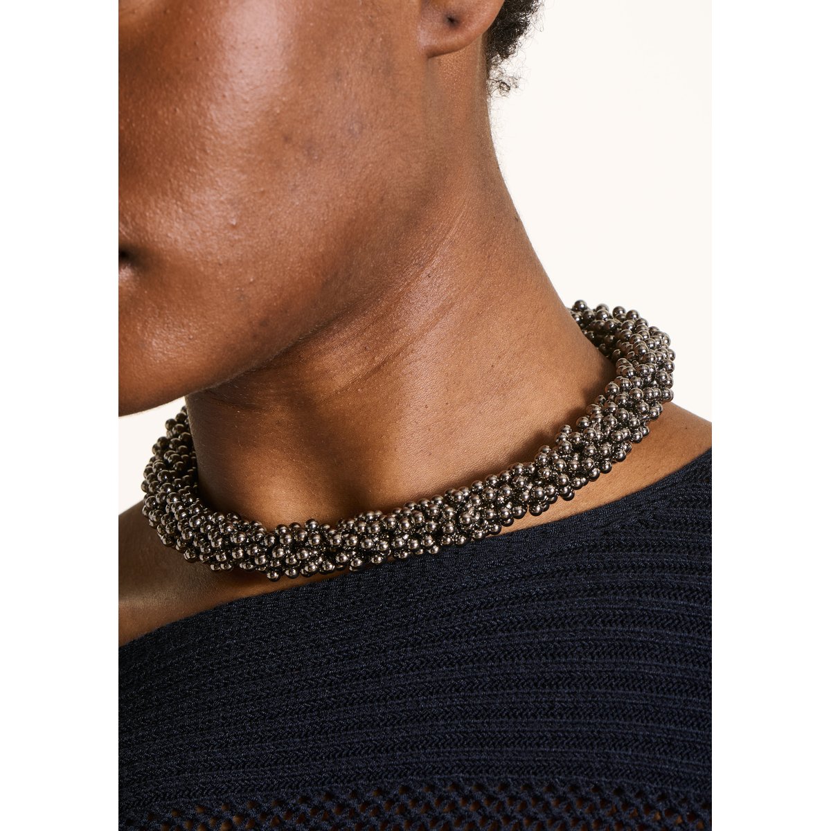 Collier ras de cou en métal noir, LA FEE MARABOUTEE