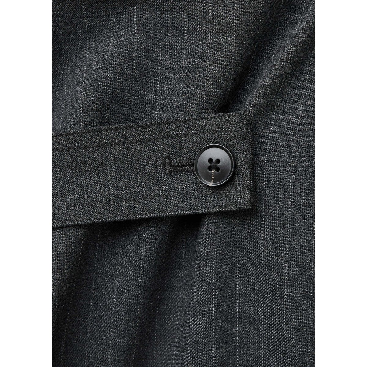 Pantalon fines rayures bas de jambe réglable gris, MANGO