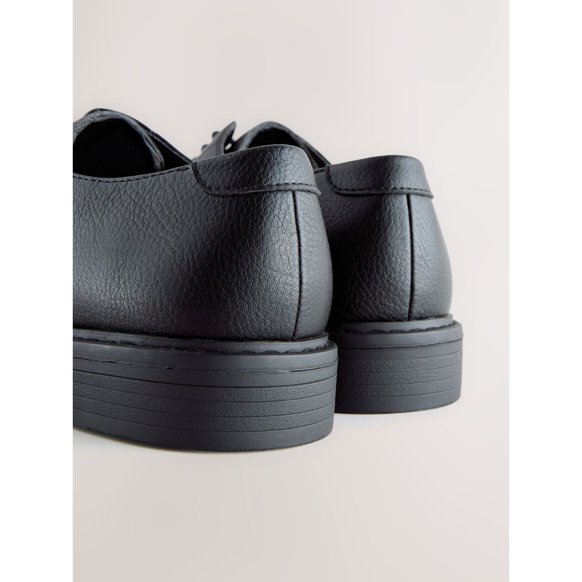 Derbys noir, NEXT