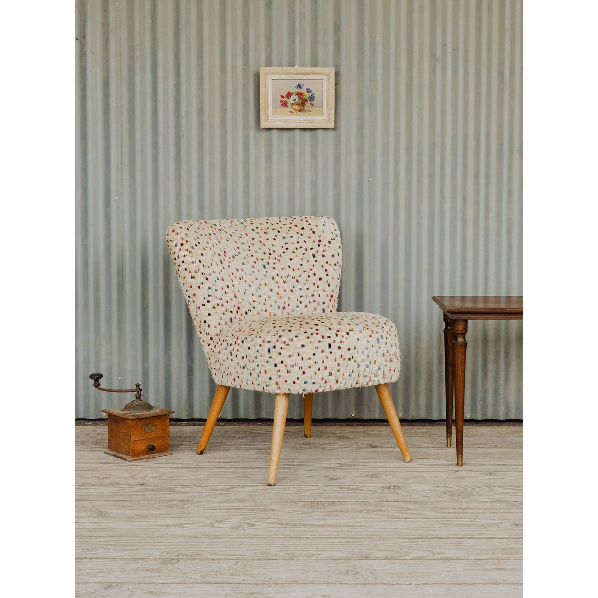 Fauteuil en tissu beige coloré Jakob N°1207 - Bon état bois clair, DEBONGOUT